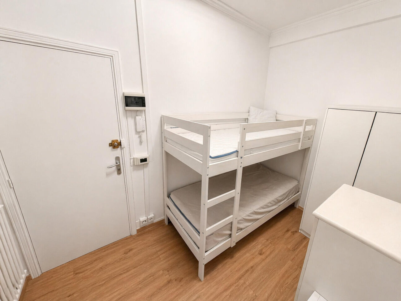EDEN PARK - CHAMBRE DE BONNE - À LOUER - 1/5