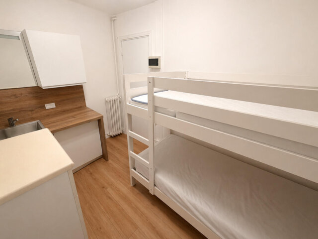 EDEN PARK - CHAMBRE DE BONNE - À LOUER - 3/5