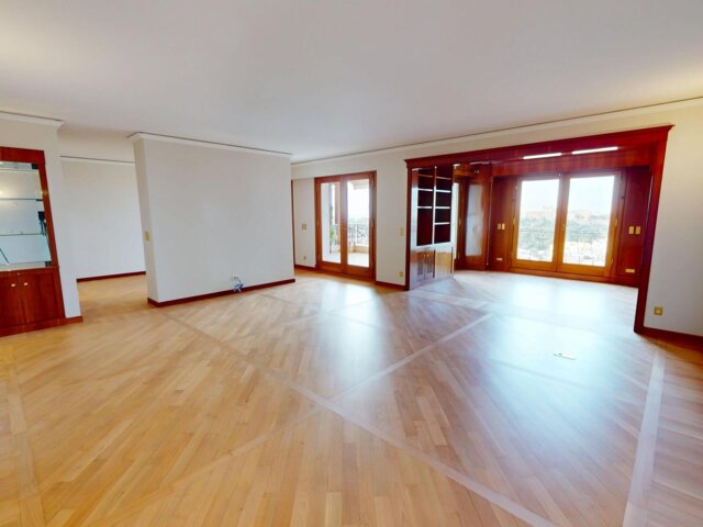Prestigious property in Carré d'Or - 2/13